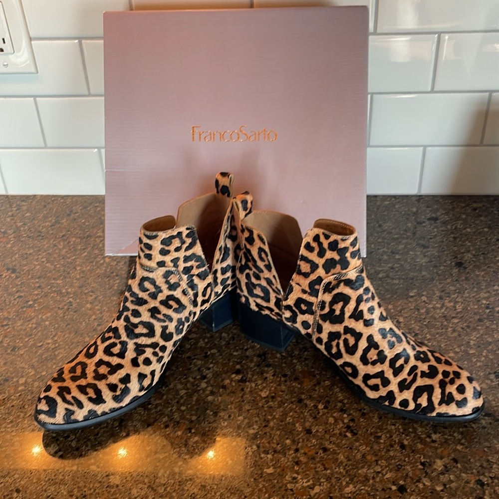 NIB Franco Sarto Richland 2 Leopard Calf Fur Animal Print Booties Boots Size 8.5 - Picture 3 of 9